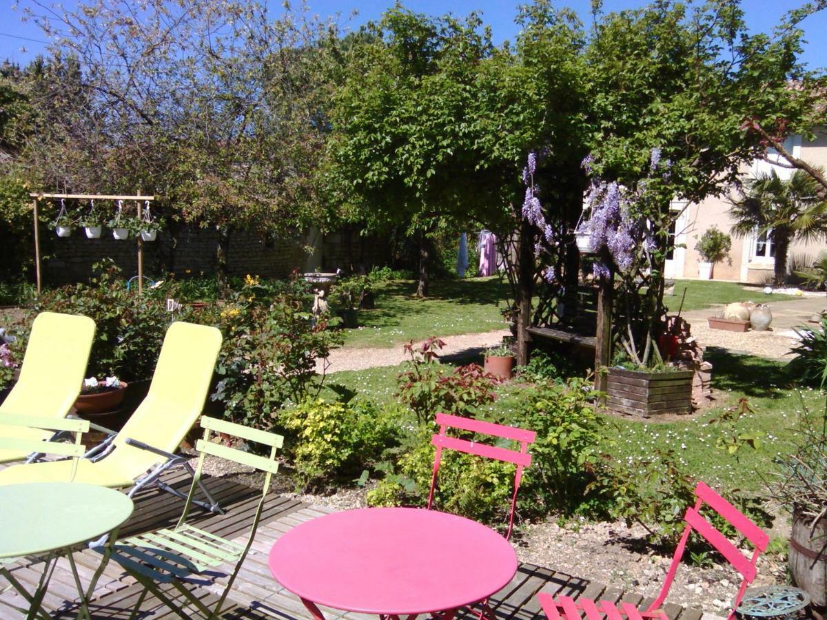 La Rosaliere Bed & Breakfast Chabournay Exterior photo